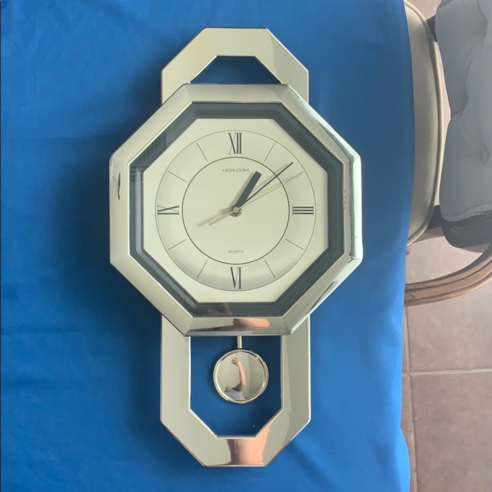 Heirloom Quartz Wall clock